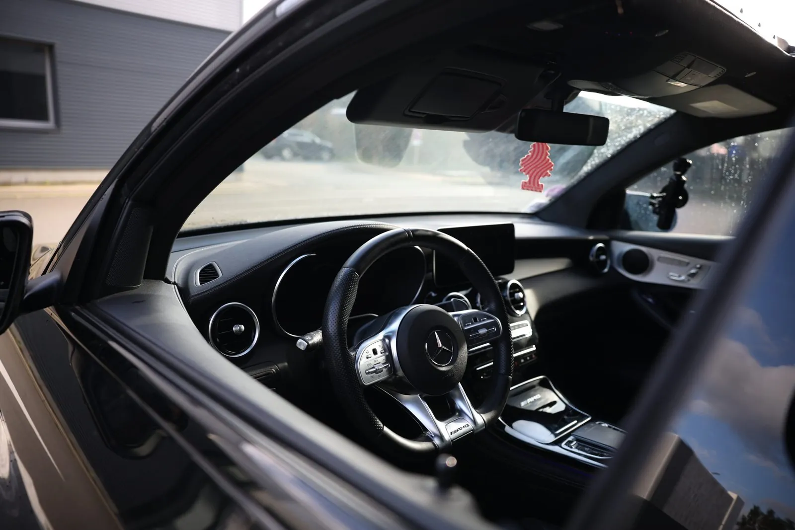 MERCEDES GLC