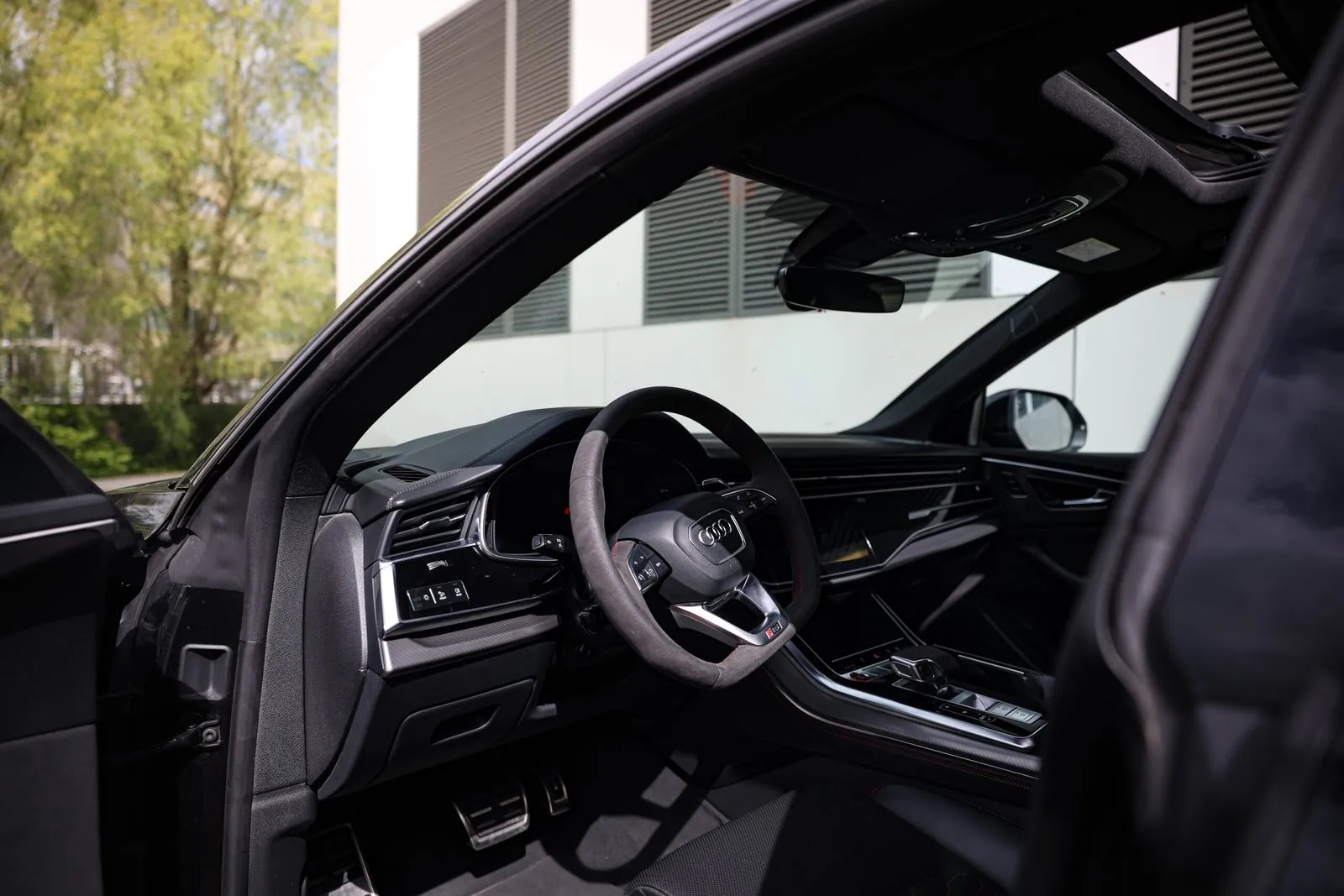 AUDI RSQ8