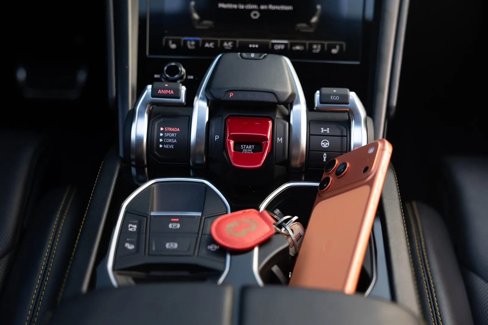 LAMBORGHINI URUS